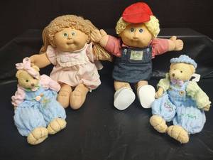 lot 756 image: Cabbage Patch Kids Dolls and Teddy Bears