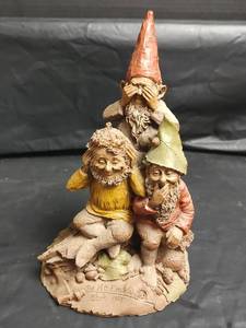 lot 789 image: Tom Clark Gnome Figurine The N.O. Evels-R 1984 Cairn Studio, Cert of Authenticity