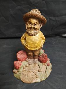 lot 791 image: Tom Clark Gnome Shorty Figurine 1984