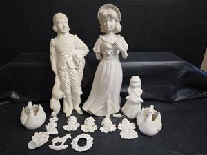 lot 806 image: Paint your own- Ceramic Bisque Figurines