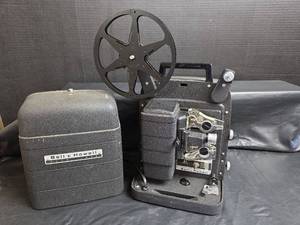lot 822 image: Bell & Howell Model 256 8mm Film Projector with Case