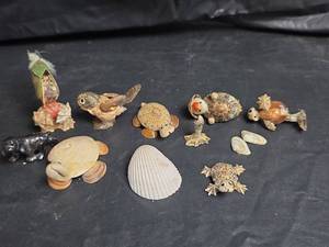 lot 837 image: Shell Art Animals and Sea Life Collection