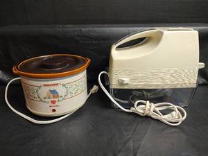 lot 847 image: Rival Crock-Ette Slow Cooker with Oster Ice Crusher