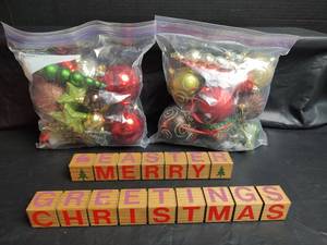 lot 863 image: Christmas Ornaments and Holiday Greeting Blocks