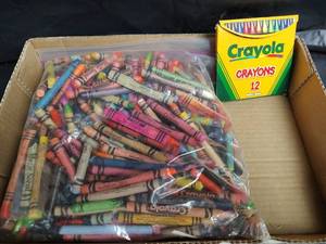 lot 877 image: Crayons