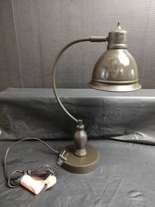 lot 890 image: Desk Lamp with Curved Arm, Adjustable - Tested
