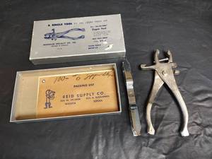 lot 926 image: Newhouse Specialty All-in-One Zipper Repair Tool Kit