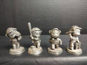 lot 937 image: Avon Pewter Bear Figurine Set School Days Collection