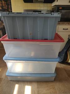 lot 961 image: Plastic Storage Containers Set with Lids