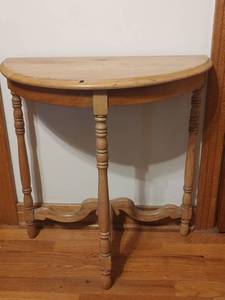lot 963 image: Half Moon Console Table with Turned Legs, 24 x 12 24