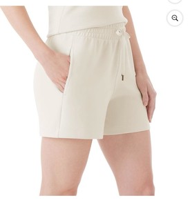 lot 4076 image: Xxl- Members Mark Womens Sandwash Short cream colored