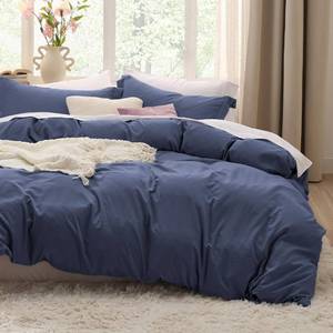 lot 1514 image: Bedsure Navy Blue Duvet Covers Queen Size - Prewashed Cotton-Like Polyester Duvet Cover, Soft Queen Duvet Cover Set 3 Pieces with Zipper Closure, 1 Duvet Cover 90x90 inches and 2 Pillow Shams