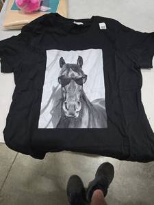 lot 1742 image: Cute Horse with Sunglasses Farm Animal Photo Booth T-Shirt L