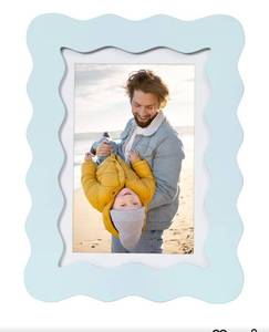 lot 9654 image: 5x7 Cute Picture Frame, Wavy Curved Photo Frame with 4x6 Mat and Real Glass
