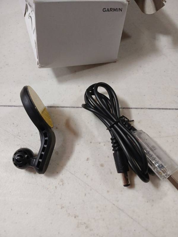 lot 58084 image: Garmin GPS Navigation System Dash Mount and Charger - Retail $50