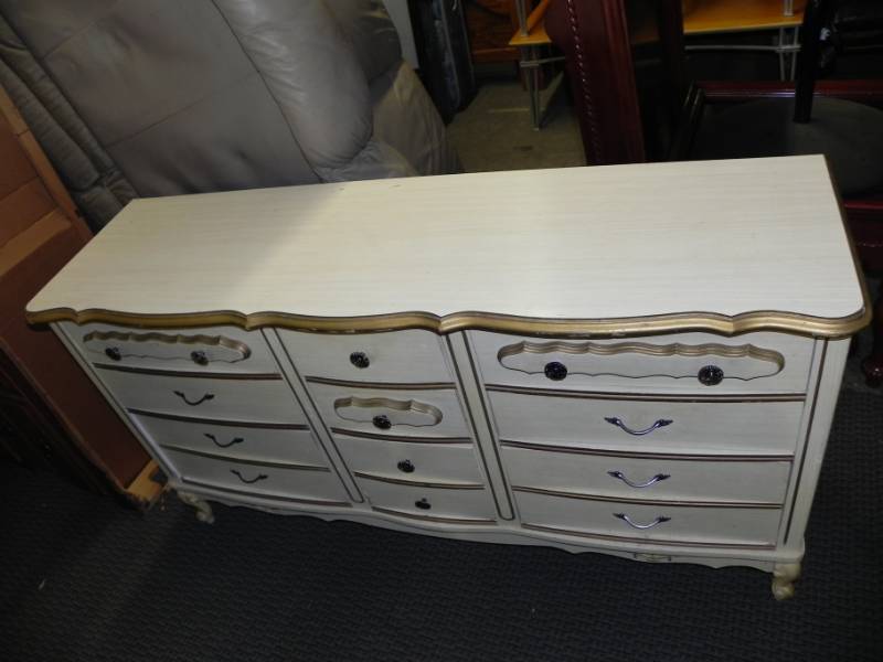 French Provincial Style 9 Drawer Dresser Extreme Deals At The