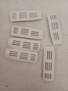 lot 11863 image: Toto Deodorizer Louver, Cotton, 5 Pack