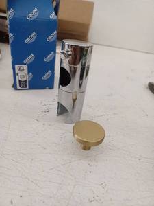 lot 11913 image: Lot of Miscellaneous Parts