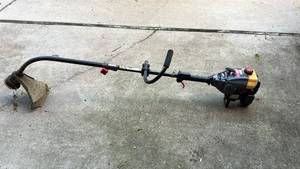 Craftsman Gas Powered String Trimmer Weed Eater - Retail: $75