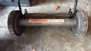 lot 59116 image: Craftsman Quiet Cut 18 Inch Manual Push Reel Mower - Retail $45