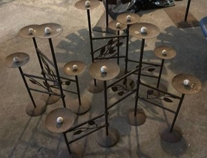 lot 59131 image: Metal Candle Holders Set - Retail $25