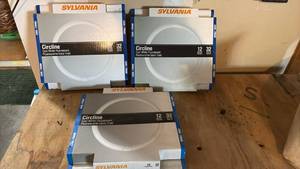lot 59159 image: Sylvania Circline Cool White Fluorescent Bulbs 32W - Set of 3 - Retail $15