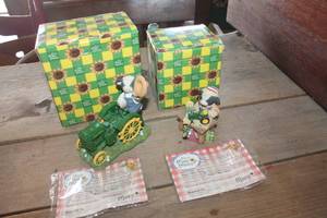 lot 4351 image: John Deere Mary Moo Moo Figurines
