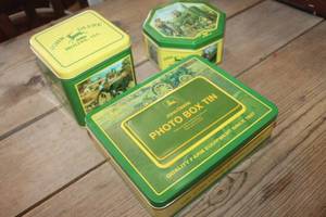 lot 4355 image: John Deere Photo Tin and More