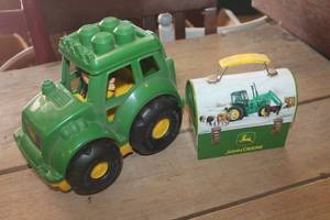lot 4357 image: John Deere Mini Lunch Box & Toy Tractor