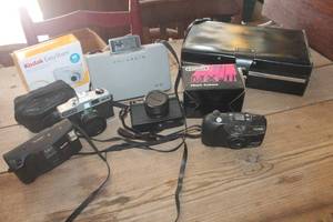 lot 4380 image: Vintage Polaroid Camera and More