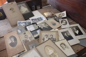 lot 4419 image: Antique Pictures