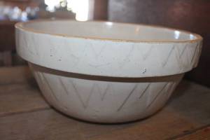 lot 4425 image: Antique Crock Bowl 11 wide in good condition