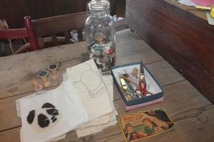 lot 4451 image: Vtg. Buttons, Needle Book and More