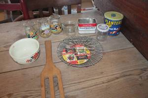 lot 4457 image: Vtg. Hall Red Poppy Bowl, Peanut Glasses & More