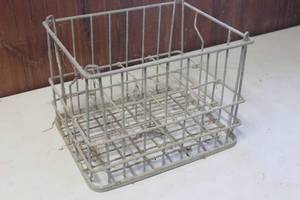 lot 4473 image: Vintage 12 Milk Bottle Metal Crate