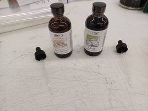 lot 12095 image: HBNO Organic Frankincense and Lime Essential Oil Set