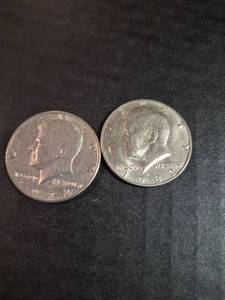 lot 144 image: Kennedy Half Dollar Set 1972 and 1985