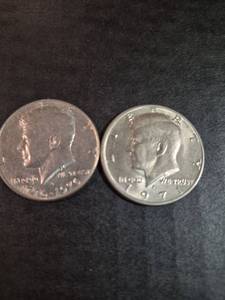 lot 146 image: Kennedy Half Dollar and Bicentennial Half Dollar Set