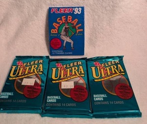 lot 704 image: 1993 Fleer Baseball Cards Lot with Ultra Packs - 3 ct