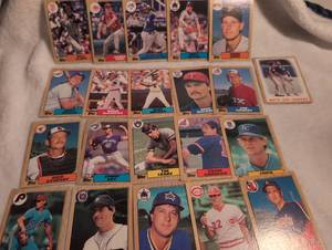 lot 2024 image: Topps Woodgrain Baseball Cards Mixed Era Collection - 21 ct
