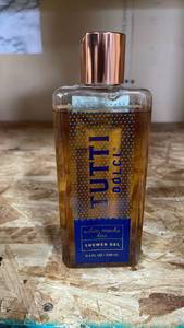 lot 3482 image: Bath & Body Works Tutti Dolci White Mocha Kiss Gel