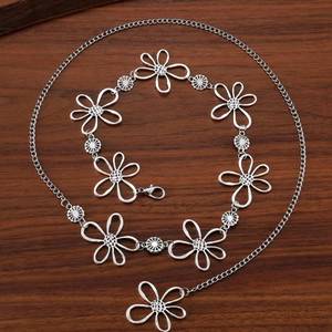 lot 3134 image: Boho Style Necklace for Women Chain Necklace Flower-shaped Hollow Design Pendant Necklace Tribal Jewelry Accessories