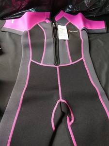 lot 3223 image: Kids Well Path Wetsuit with Pink Trim size 10