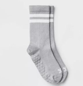 lot 3290 image: Yoga Crew Socks - Gray 4-10 - All In Motion