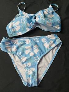 lot 2820 image: Cozyease Girls 2Pcs Set Floral Print Bikini Swimsuit 11Y