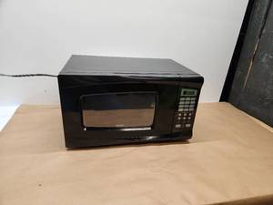lot 14 image: Rival 700W Digital Microwave Oven with Express Cook