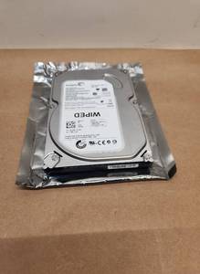 lot 39 image: Seagate 500GB Desktop Hard Drive ST500DM003