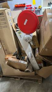 lot 2 image: Pallet of Items