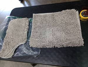 lot 8146 image: 2pk Bathroom Bath Mat And Toilet Mat