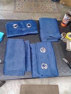 lot 8147 image: 4pk Blue Grommet Curtains